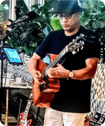 Jaime Rivera with his fans